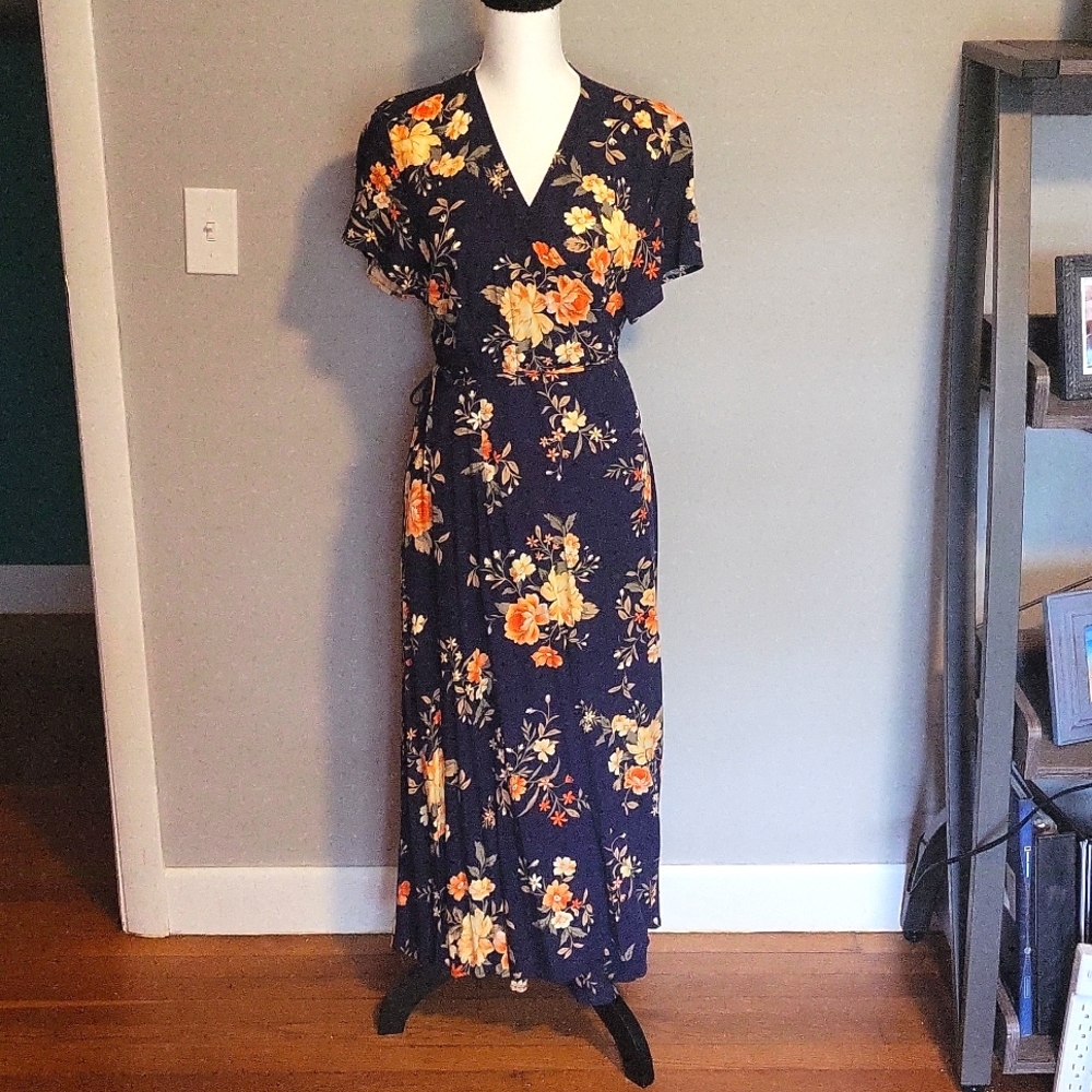 Old Navy short sleeve floral wrap dress, large